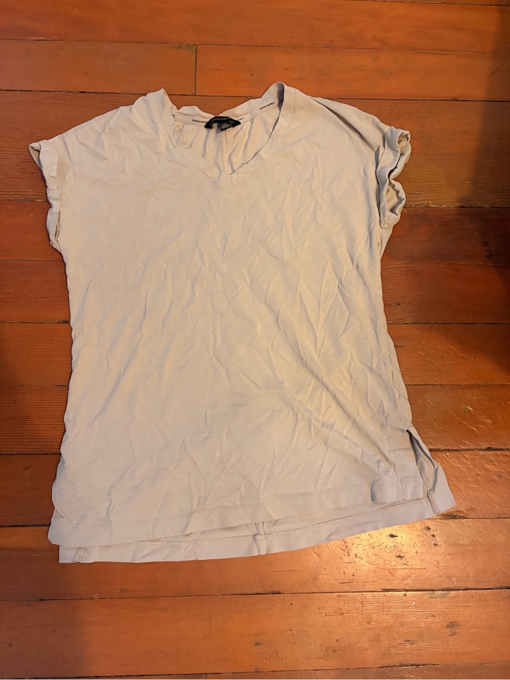 Fitted V-Neck Banana Republic Tee
